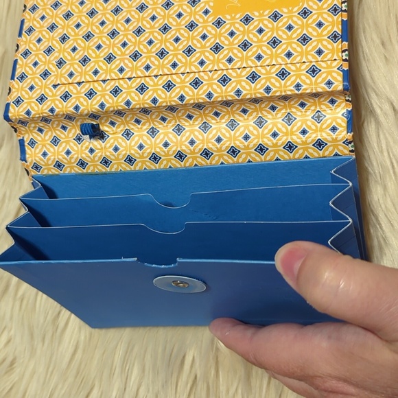 Vera Bradley small file folder for cards coupons etc - Picture 6 of 6